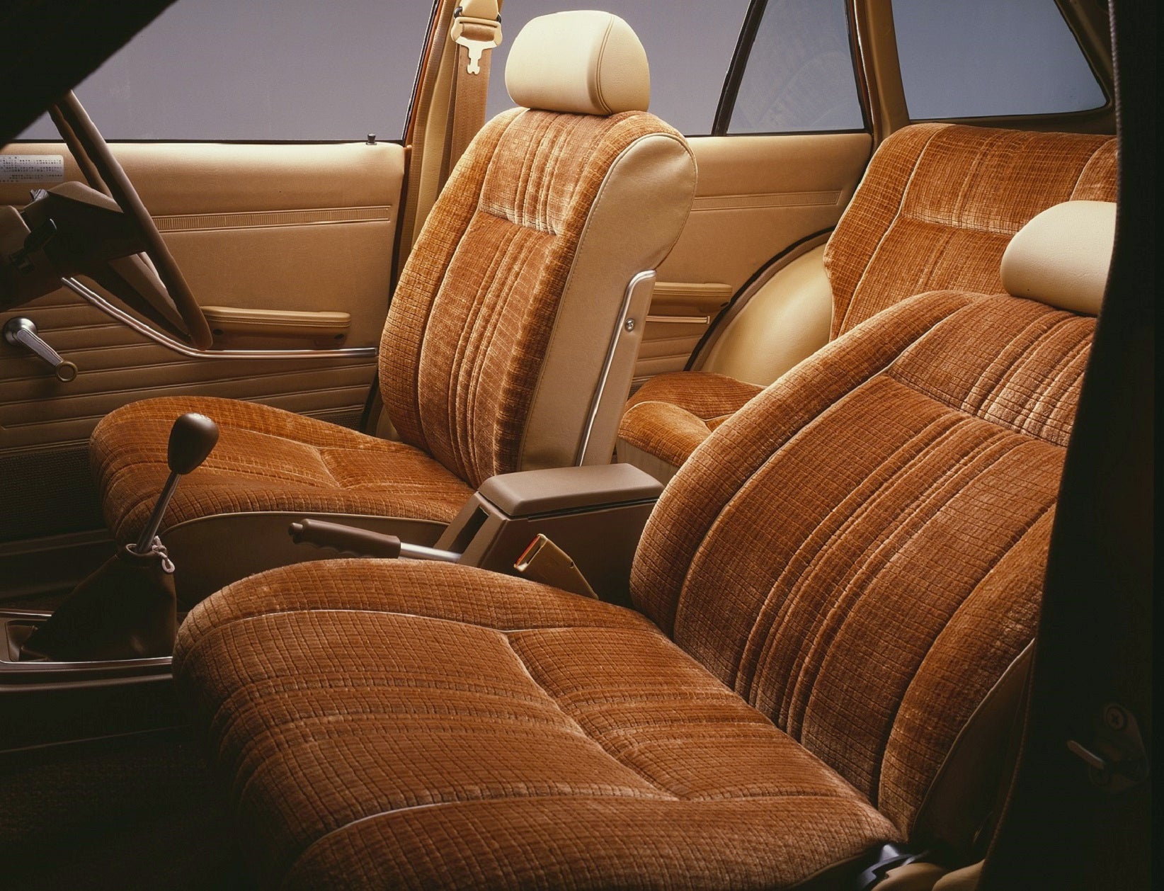 日産・サニーカリフォルニア 1400SGL（1979年）の内装