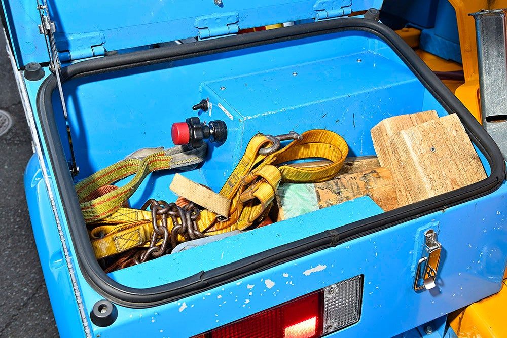 救援対象車のタイヤを固定するためのベルト類