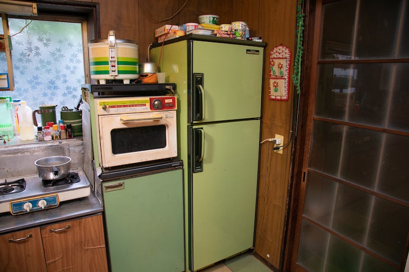 昭和50年代頃に流行した緑色の冷蔵庫。