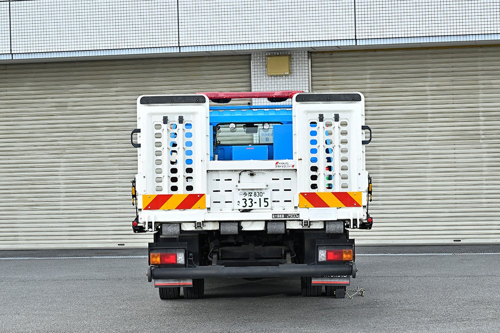 車積載車の真後外観写真