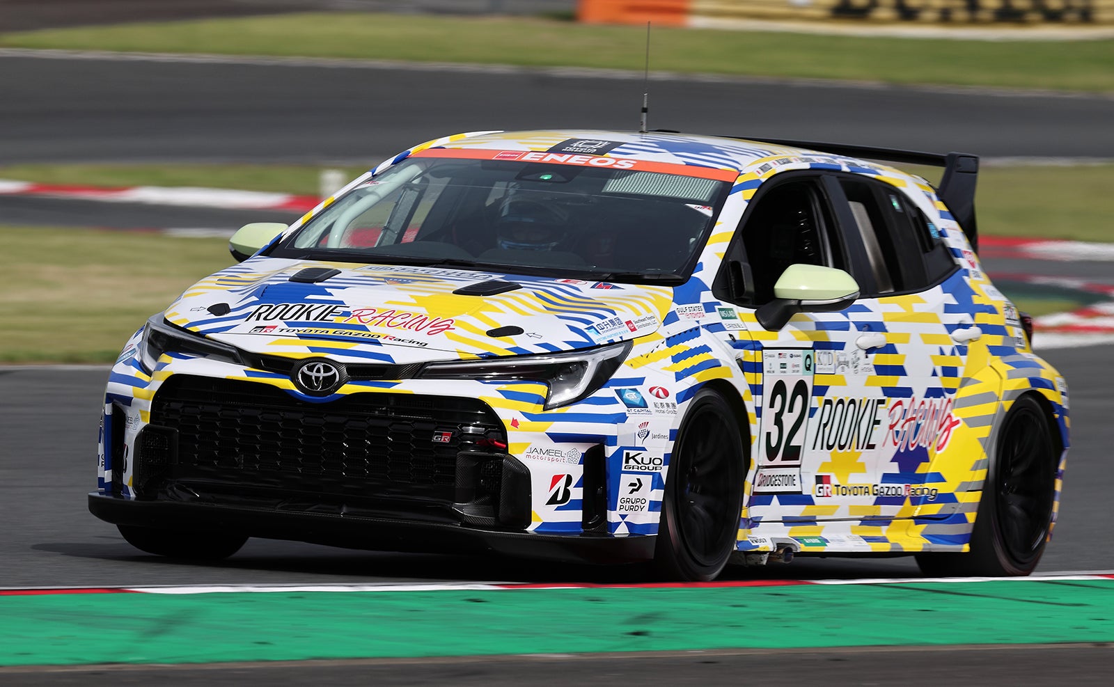 耐久レースに参戦しているGRカローラ
