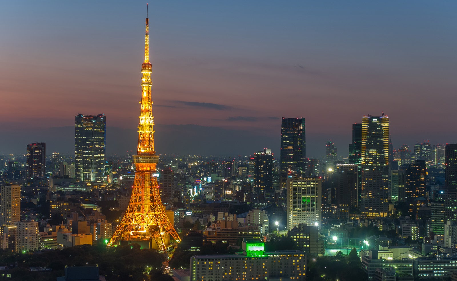 ライトアップした東京タワー