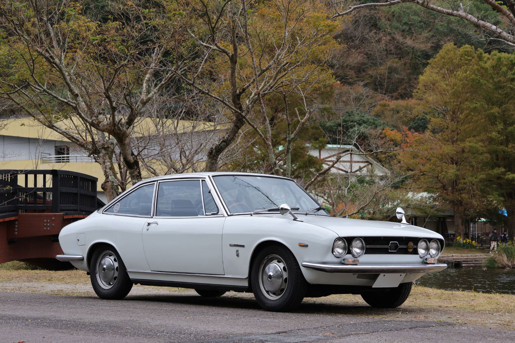 旧車オーナーのガレージ探訪、いすゞ117クーペ。クルマって