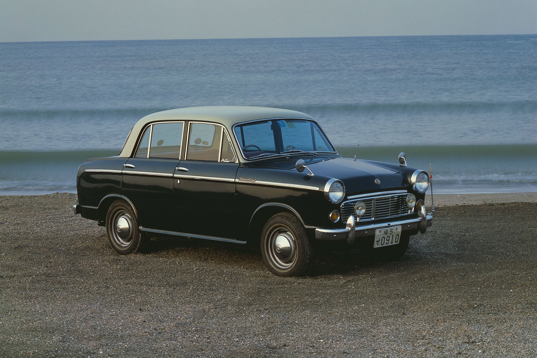 初代 日産ダットサン ブルーバード（310）1200DX（1959）