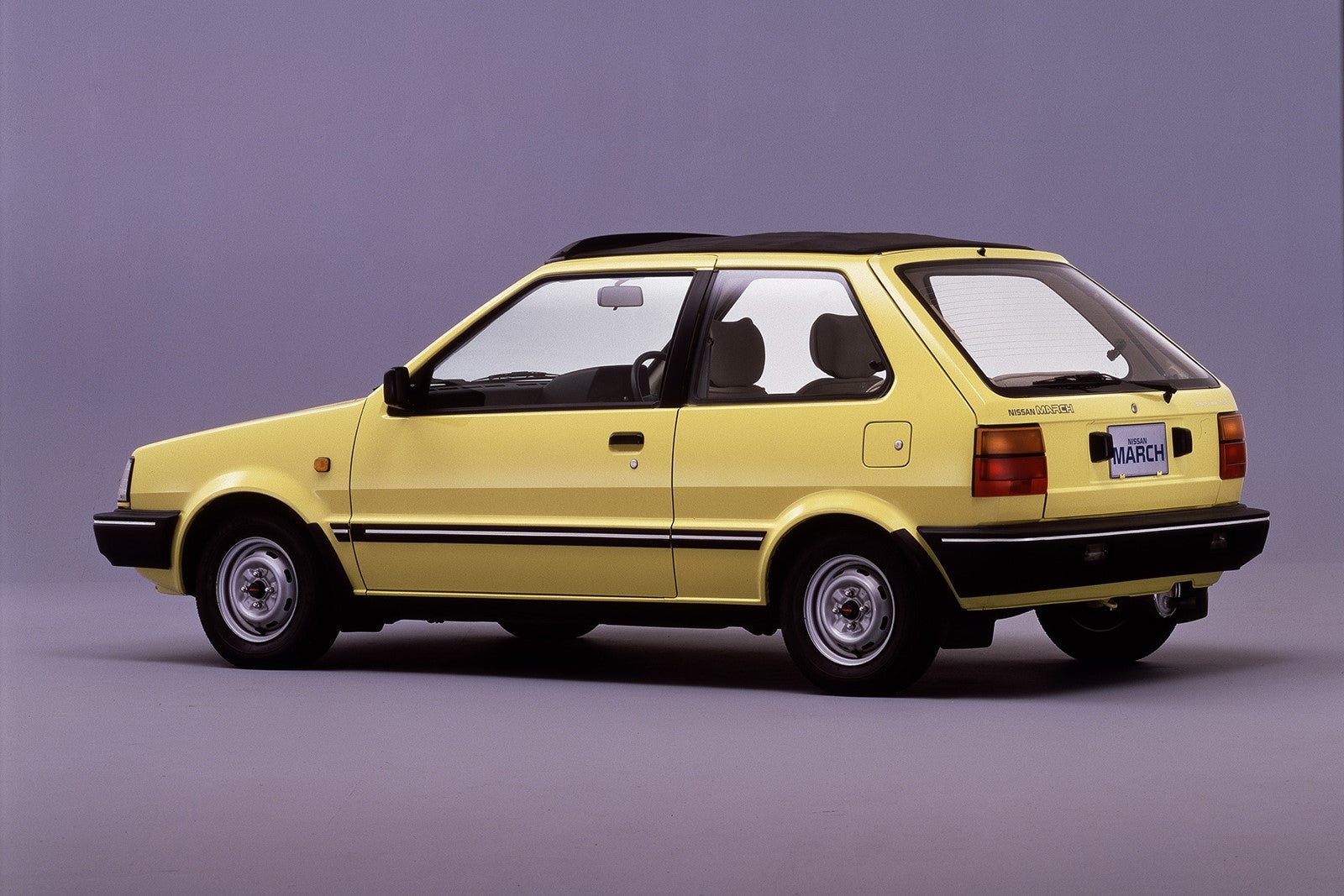 日産マーチ キャンバストップのリア