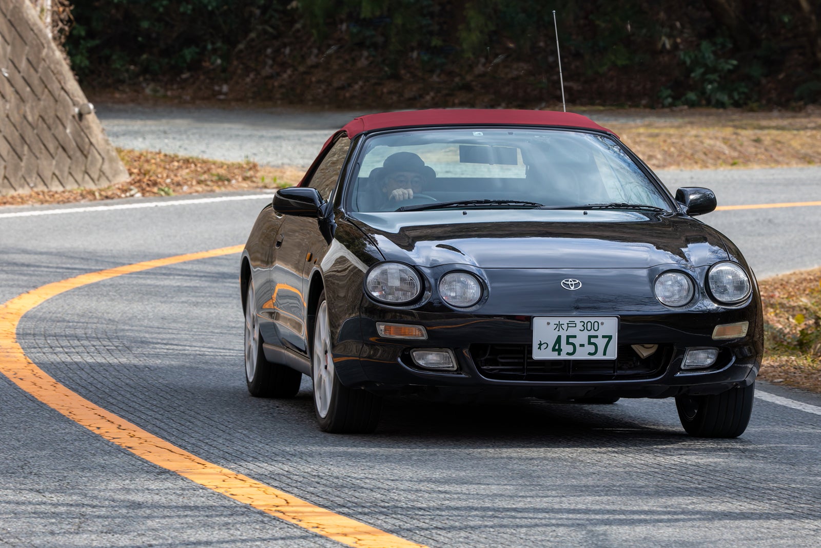 自動車ライター・下野康史の旧車試乗記キービジュアル