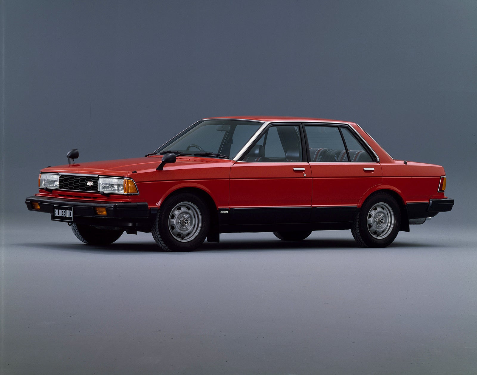 日産ブルーバードSSSターボ セダンのフロント