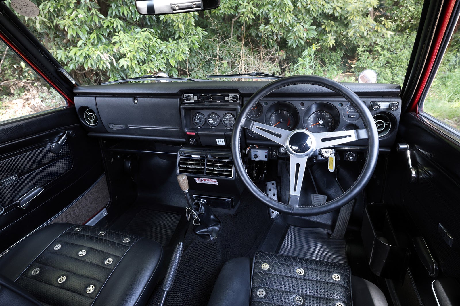 510ブルーバードのインパネ