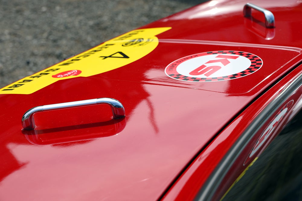 510ブルーバードのトランクフード