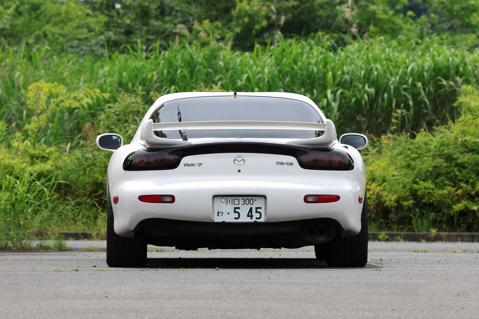 真後ろから見たFD・RX-7