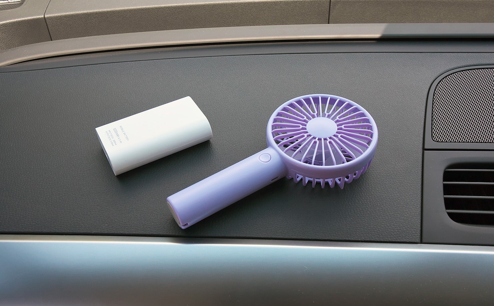 リチウムイオンバッテリーと携帯用扇風機