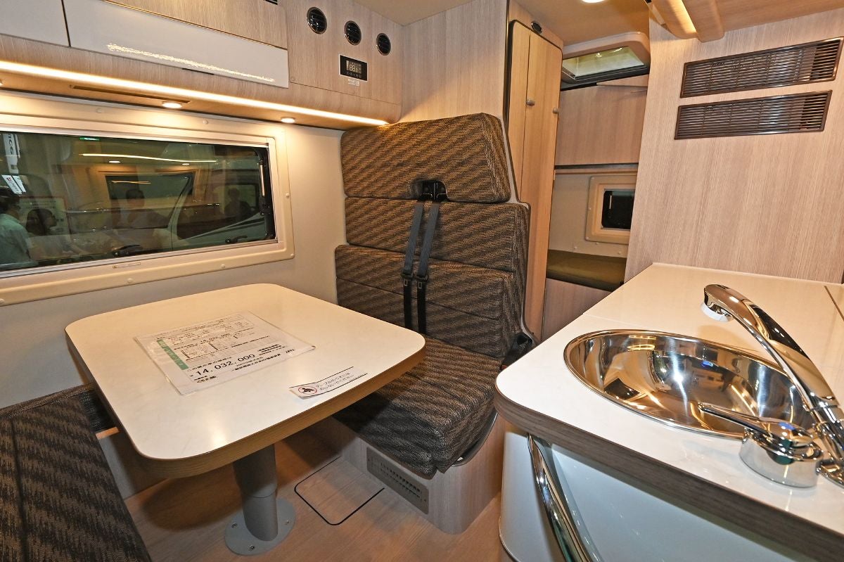 CC1車内