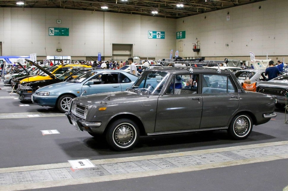 会場に並ぶクラシックカー2024年の様子（写真＝Gulf 愛知ノスタルジックカー大行列＆キッチンカー祭り! 2025）