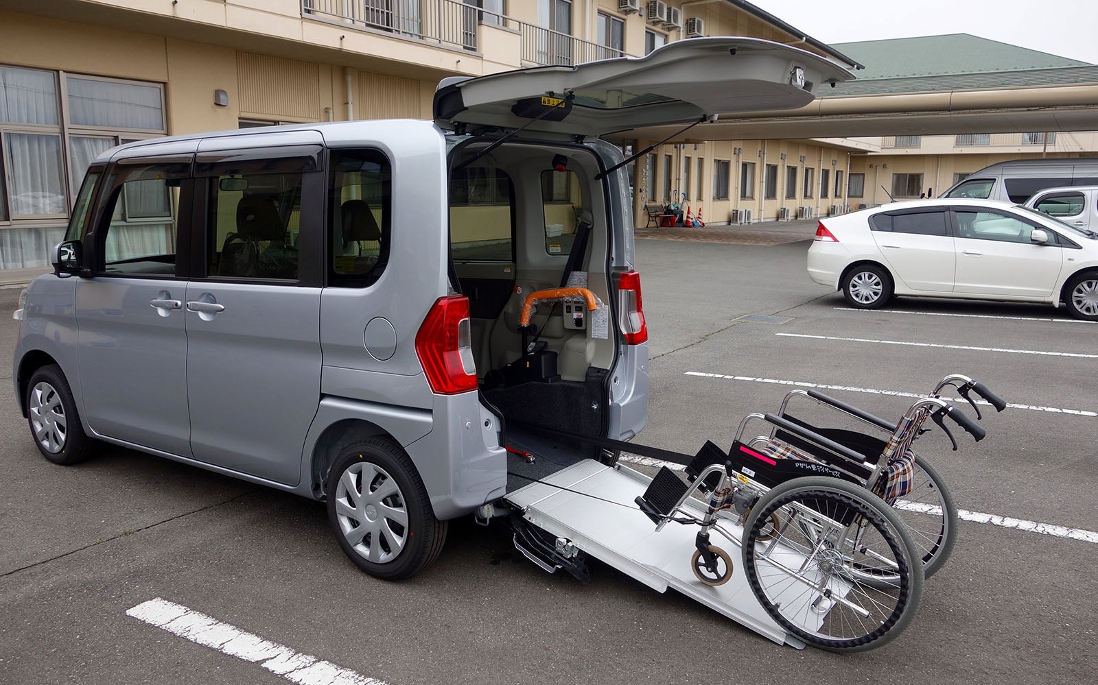 車椅子移送車両のイメージ