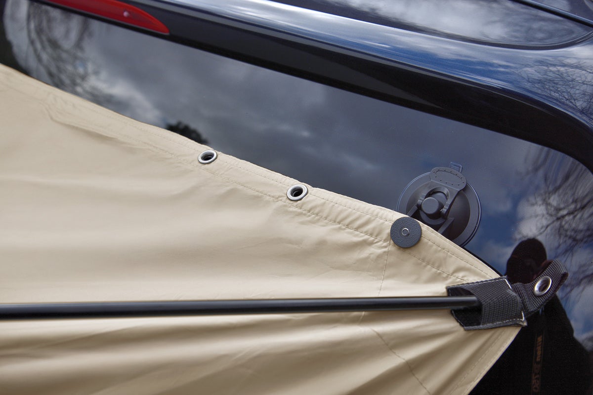 カーサイドタープのハトメ部の寄り写真