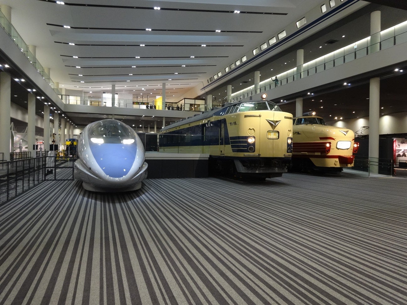 京都鉄道博物館の館内