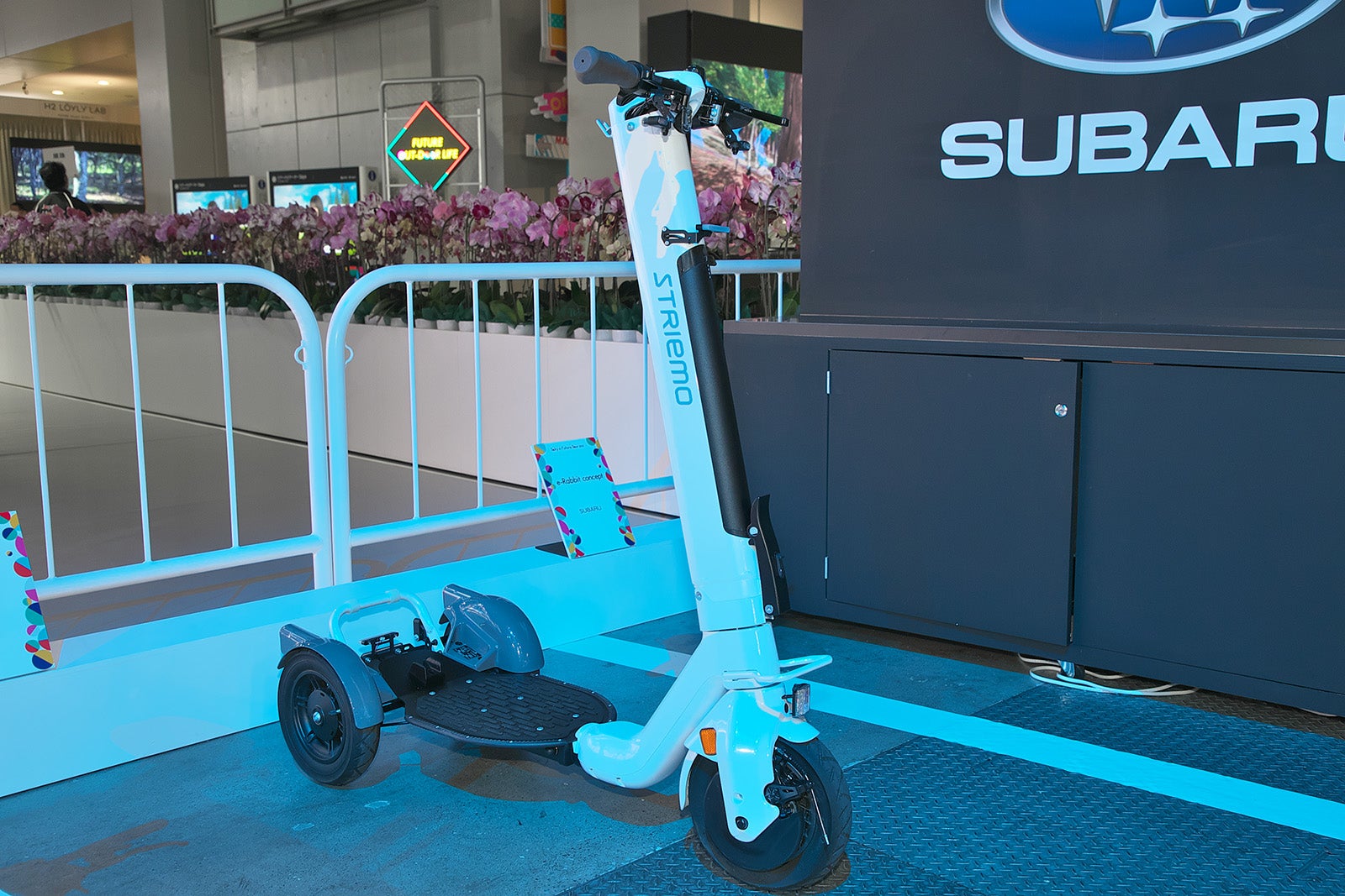 ホンダの電動キックボード「STROMO（ストリーモ）」の外観写真