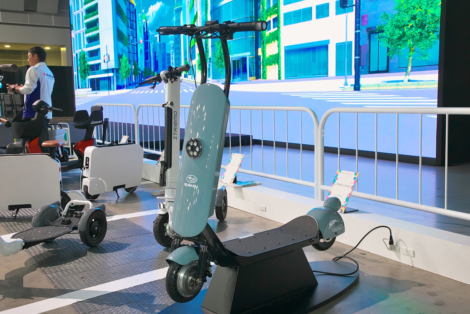 スバルの電動キックボード「eラビットコンセプト」の外観写真