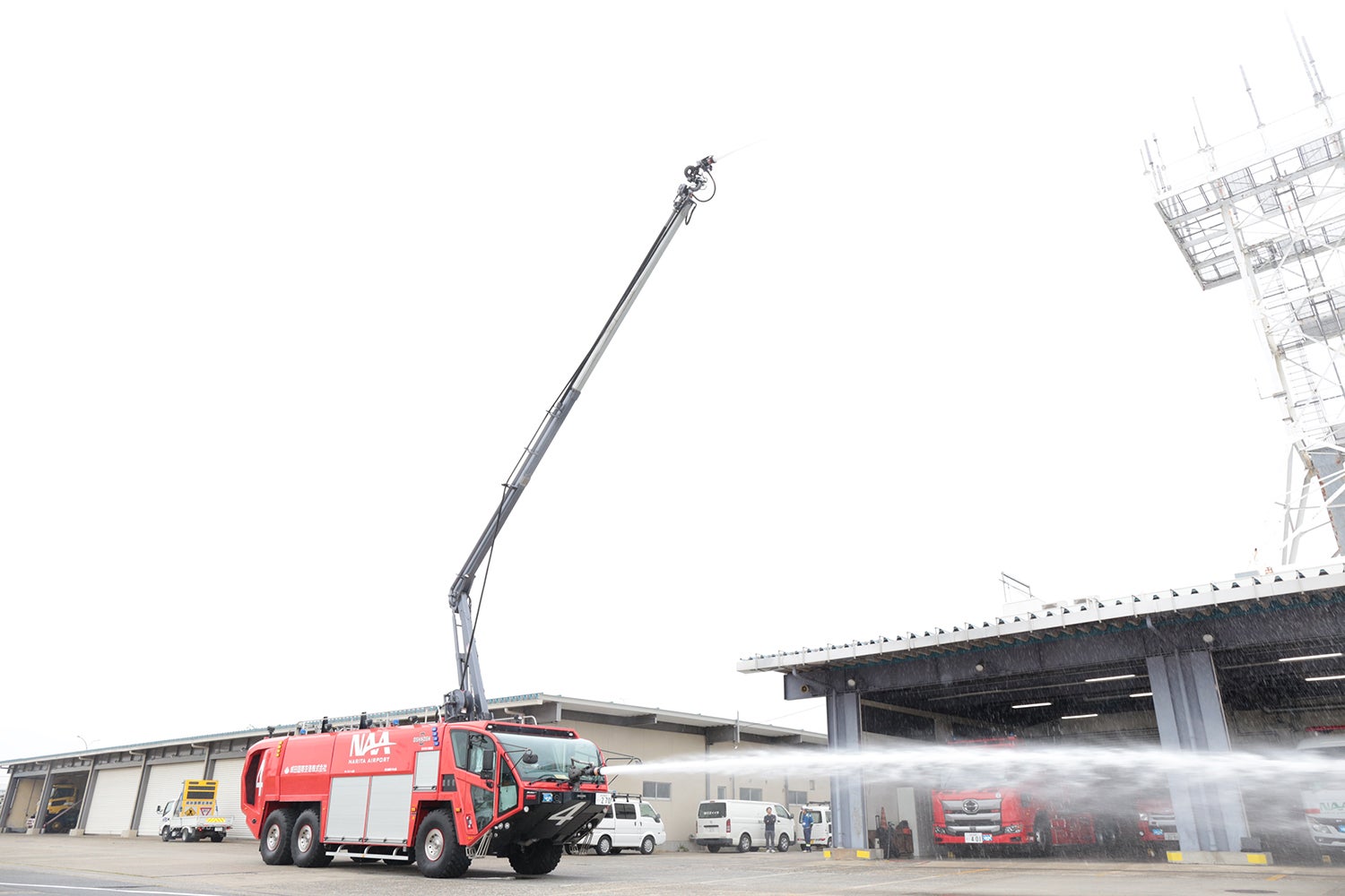 HRETによるロー/ハイ/ミドルアタックポジションでの噴射の様子