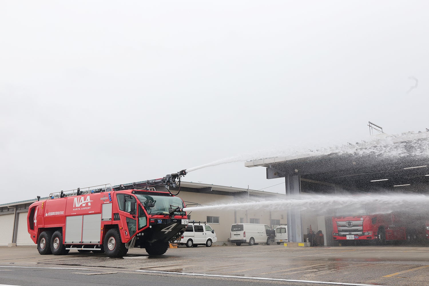 HRETによるロー/ハイ/ミドルアタックポジションでの噴射の様子