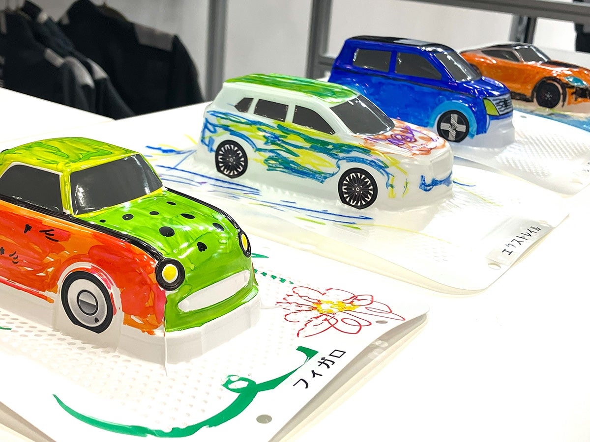 エクストレイル、サクラ、フィガロ、フェアレディZの成型ボディモデル