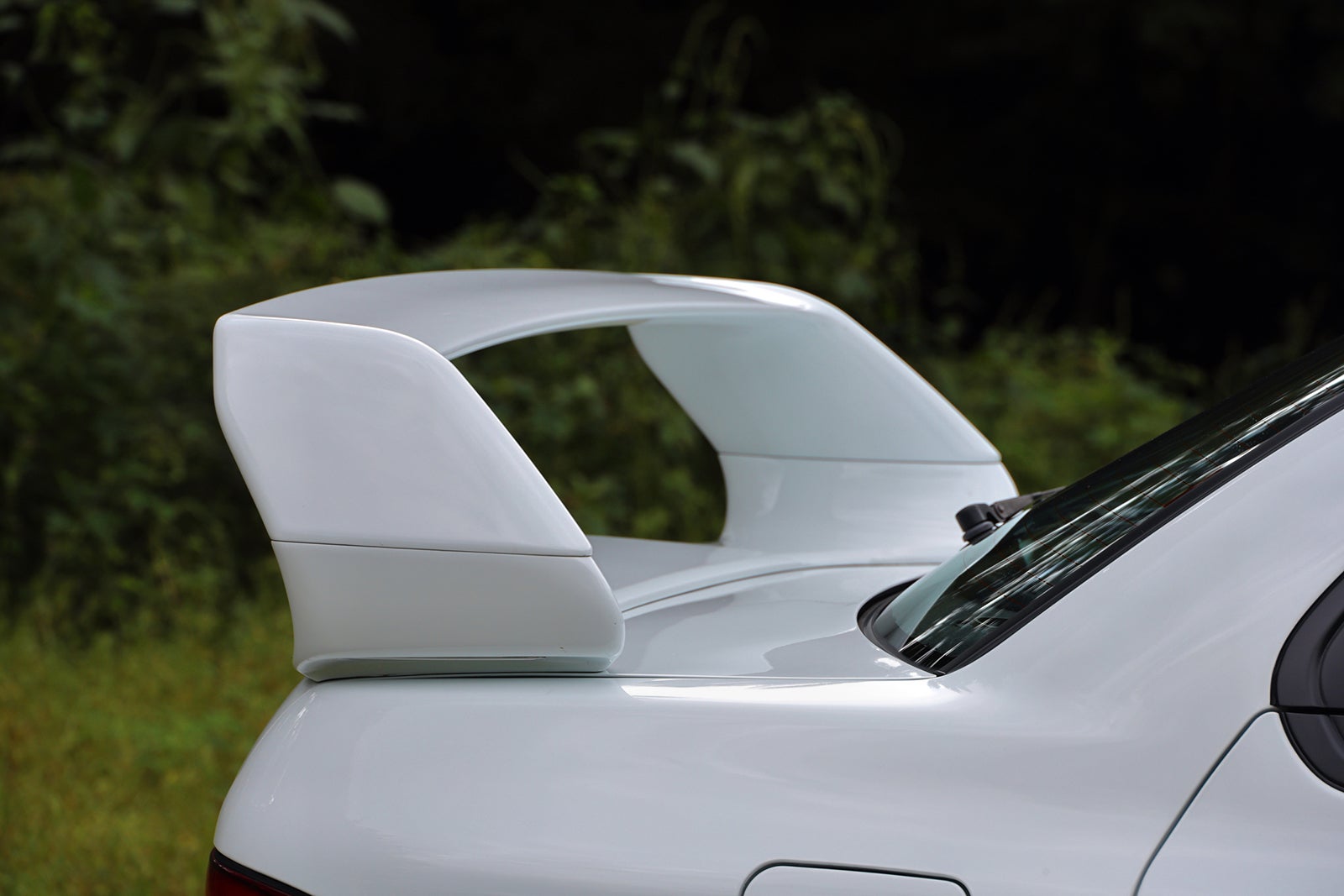 スバル・インプレッサWRX STi バージョンVの特徴的な大型リアウイング