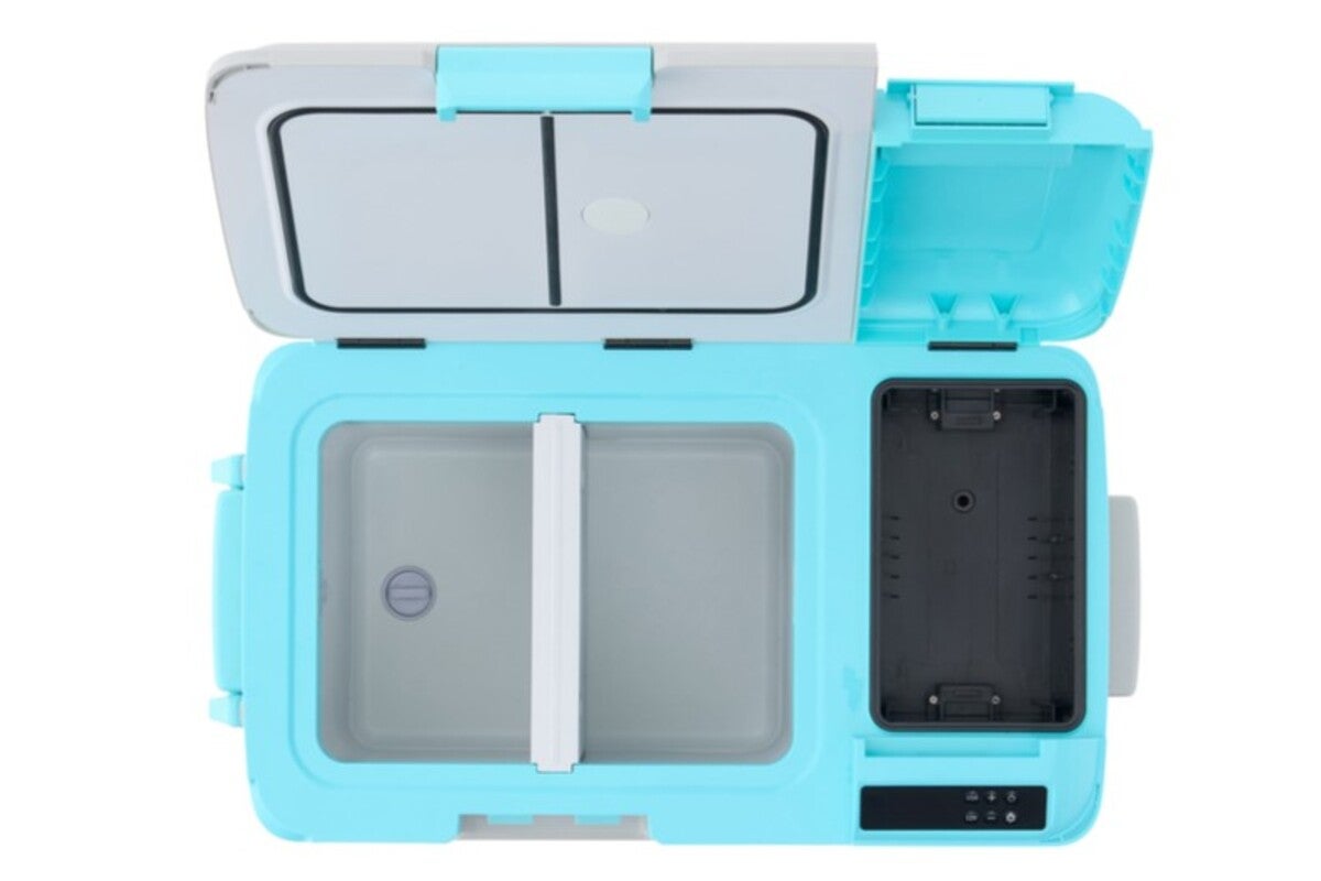 ポータブル保温保冷庫のふたを開け上から見た写真