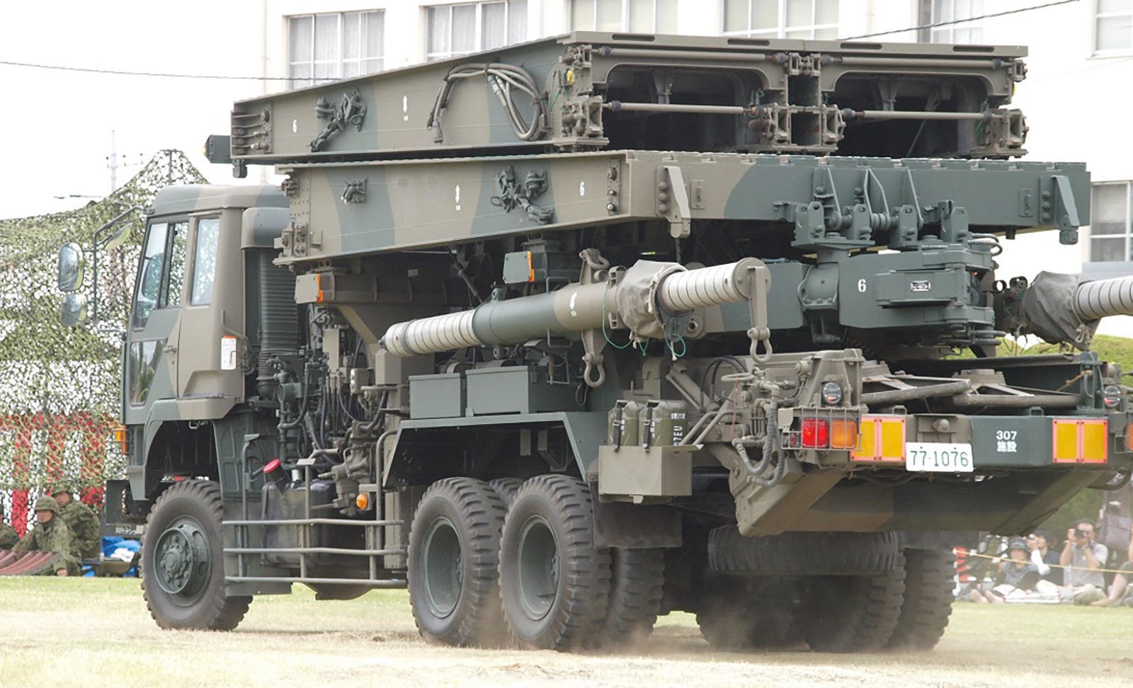 81式自走架柱橋のリア外観写真