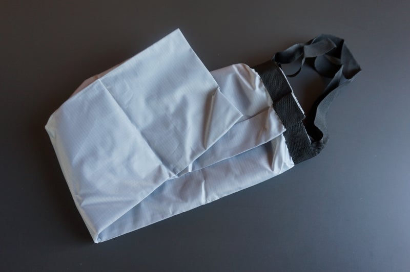 収納袋から出したランドリーバッグ