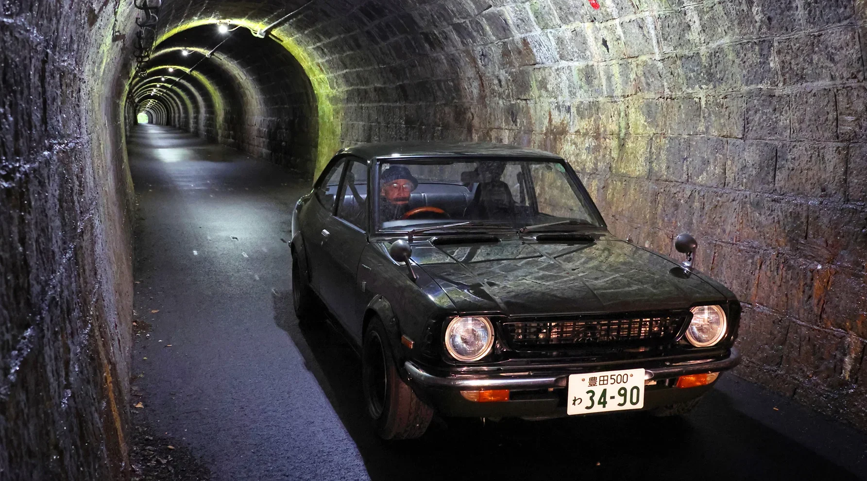 トヨタ・カローラレビン（TE27型）の画像