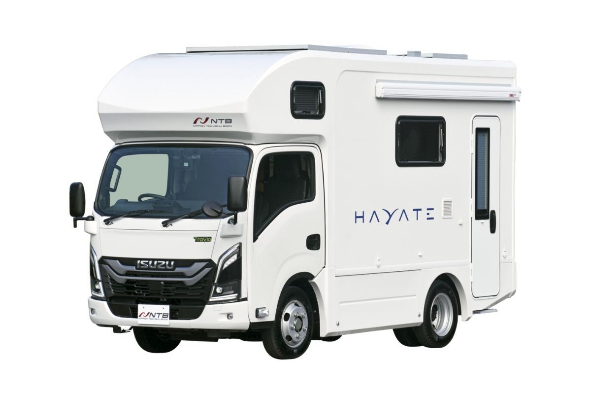 キャンピングカーの全景写真