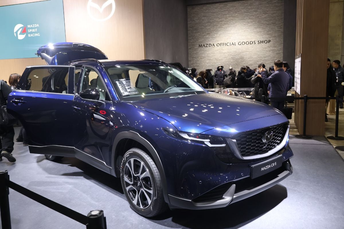 MAZDA CX-5（欧州仕様車）　新色 ネイビーブルーマイカ
