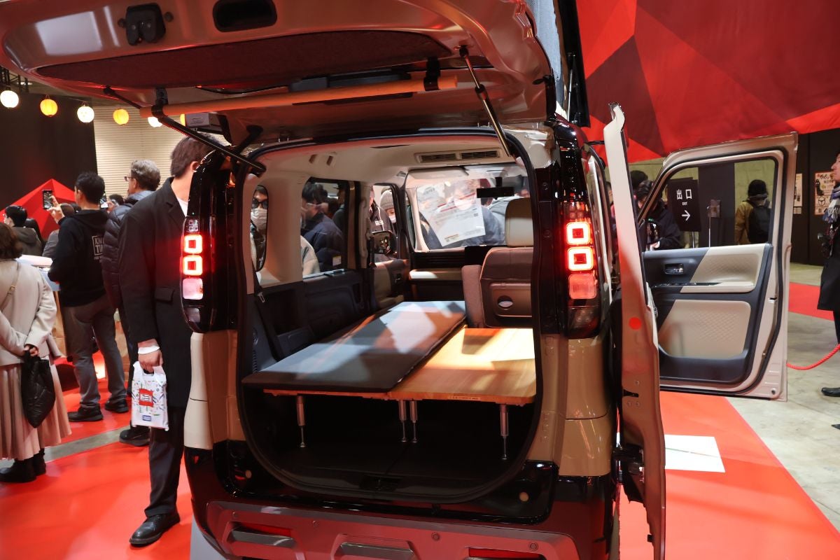 デリカD:5 ACTIVE CAMPER