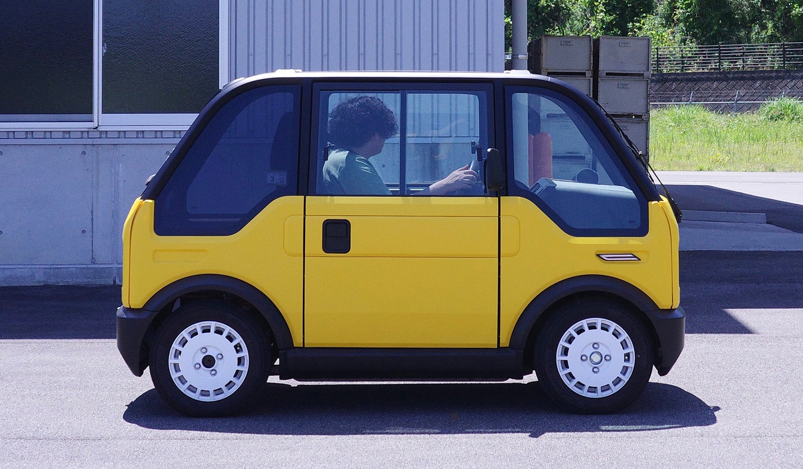 mibotの外観真横写真