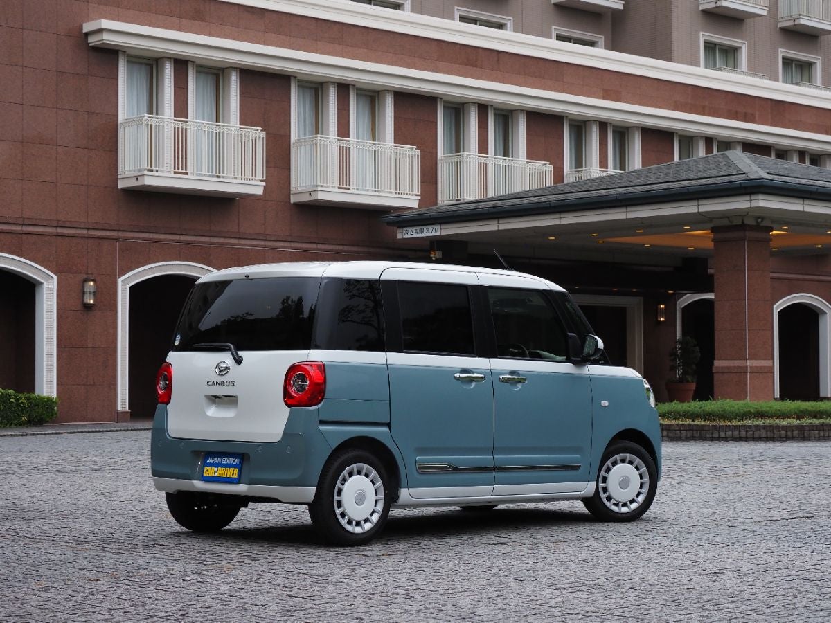 ダイハツ・ムーヴキャンバスのストライプス・シリーズ、リアからの画像