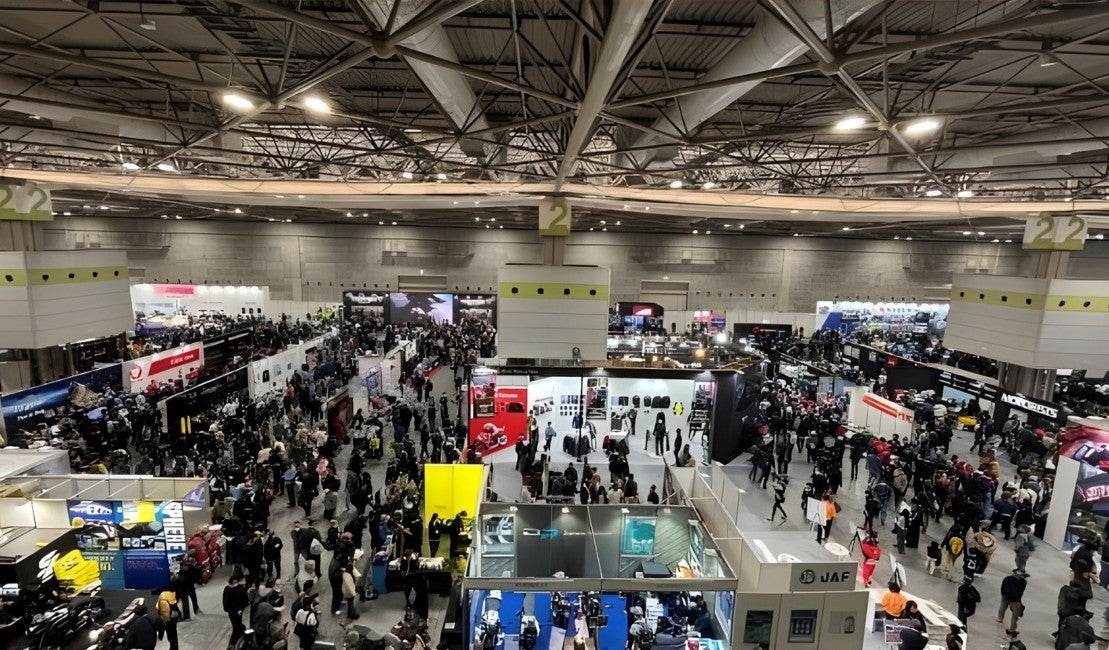 来場者でにぎわう大阪モーターサイクルショーの会場風景（2025年の様子）