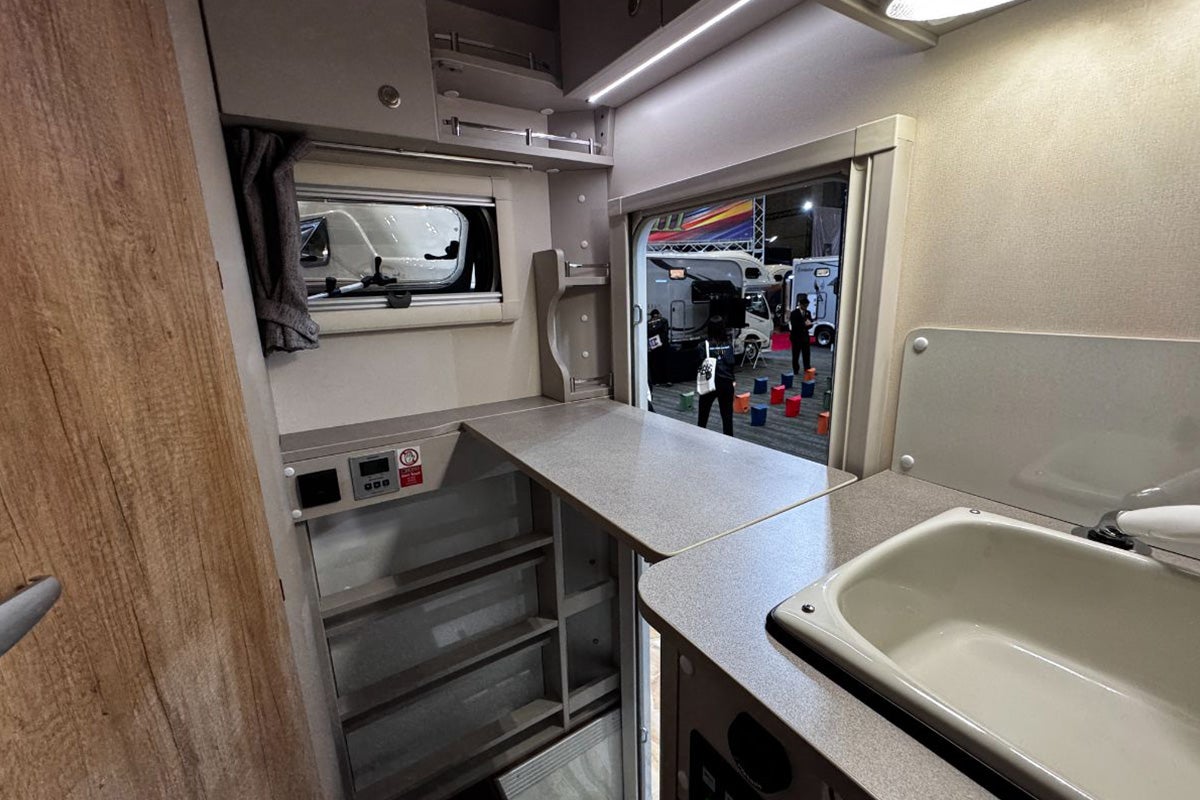 ジョリビー後部