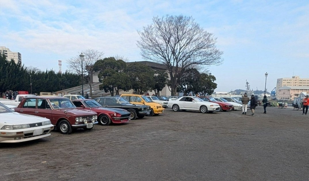 旧車フェスタ in Yokosukaで会場にずらりと並ぶ国産旧車（2025年開催時の様子）