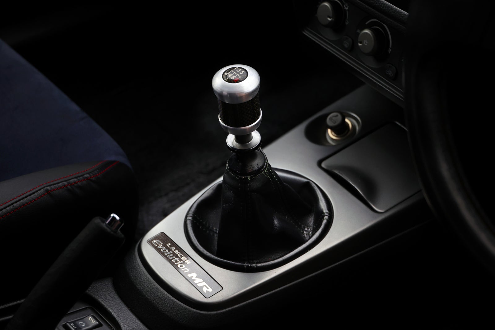 ランサーエボリューションⅨ MRのマニュアルシフトとセンターコンソール