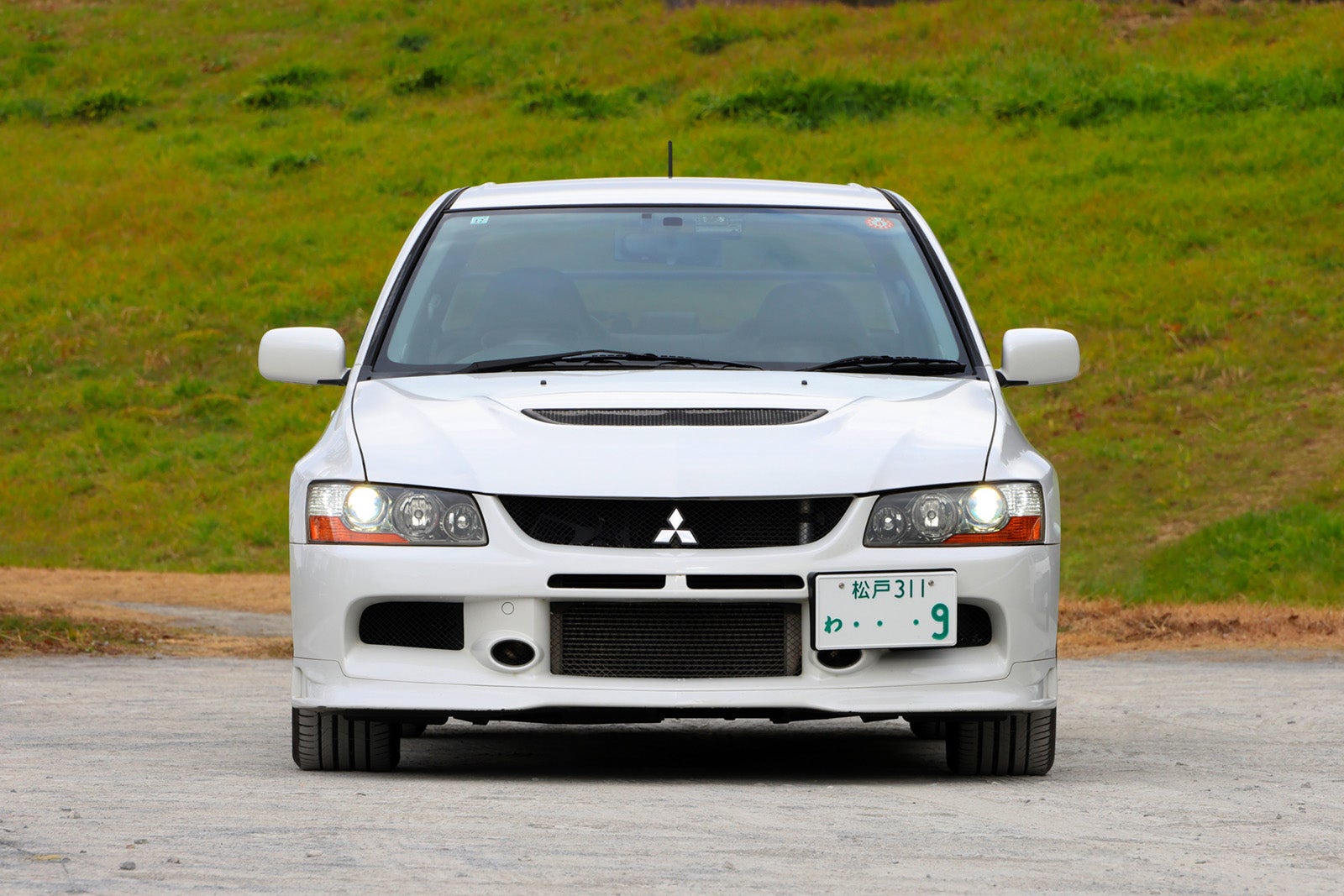 正面から見た三菱ランサーエボリューションⅨ MR