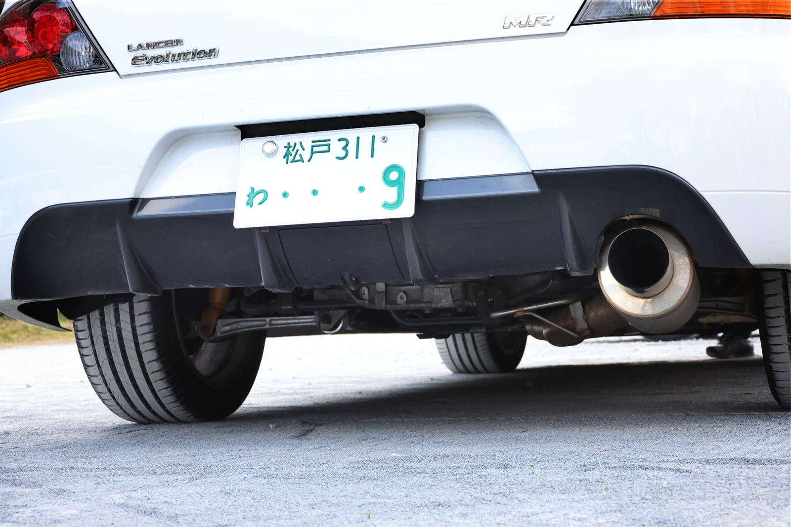 ランサーエボリューションⅨ MRのリアディフューザーとマフラー
