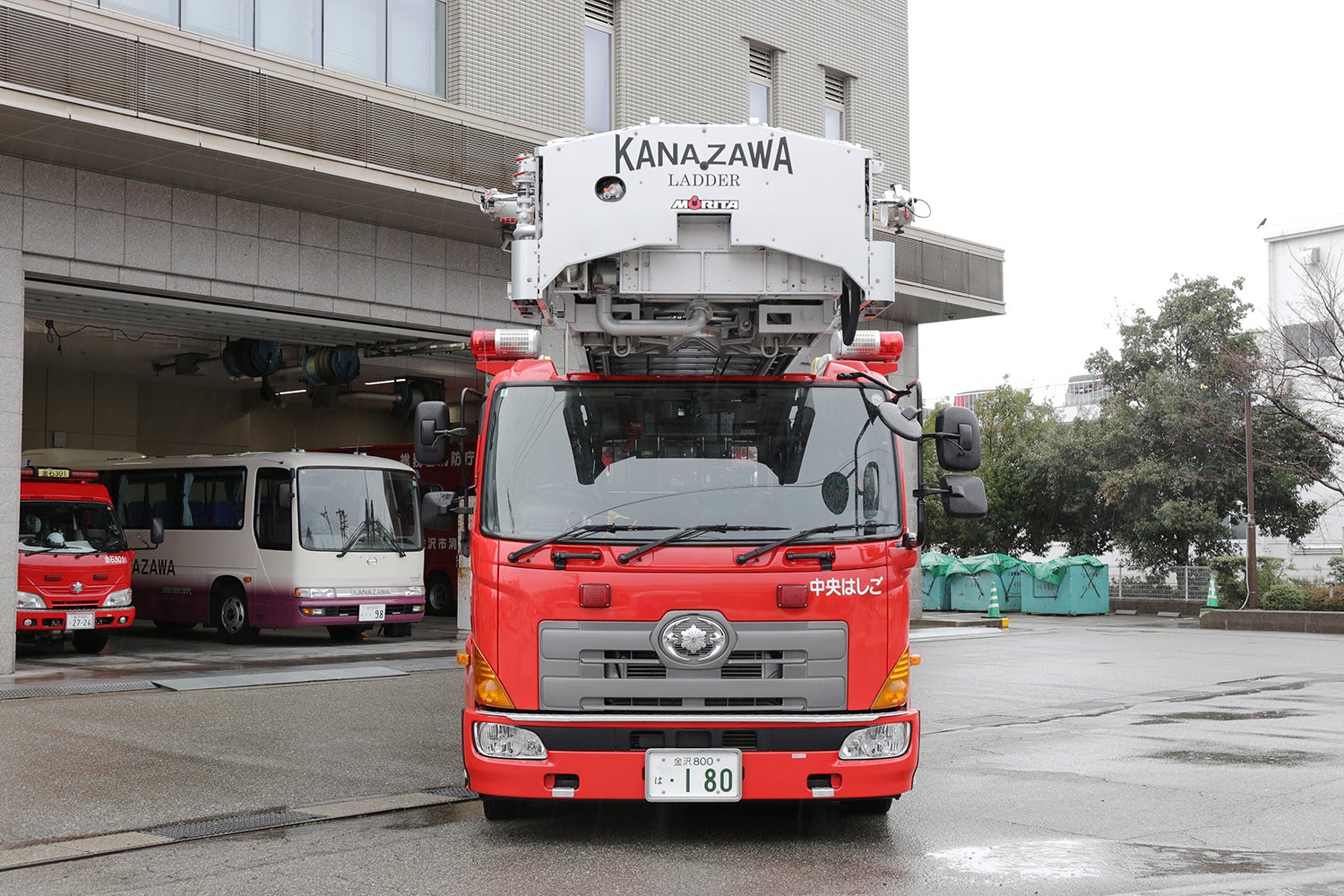 54ｍはしご車の正面外観写真