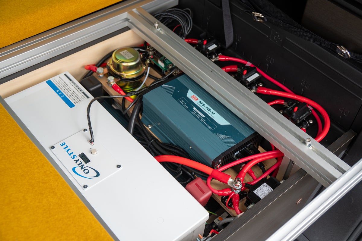 軽キャンパーのサブバッテリー