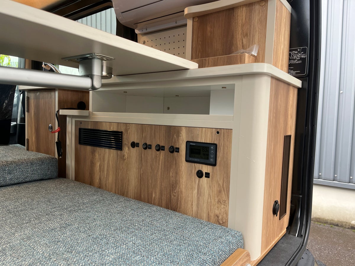 軽キャンパーのキャビネット