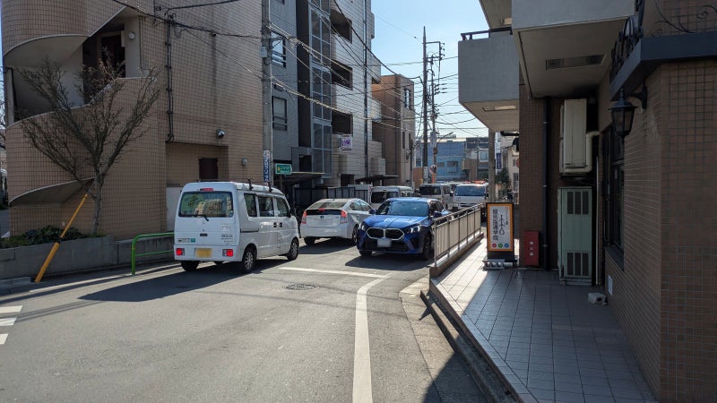 目白通り北園交差点から現状の迂回路となっているしたみち通りの様子