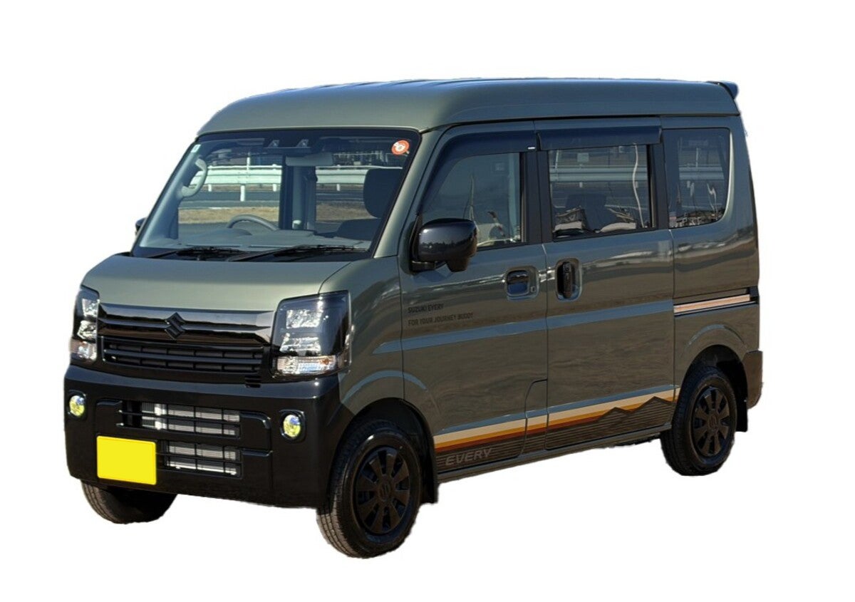 軽キャンパーを右斜め前から撮影した外観写真