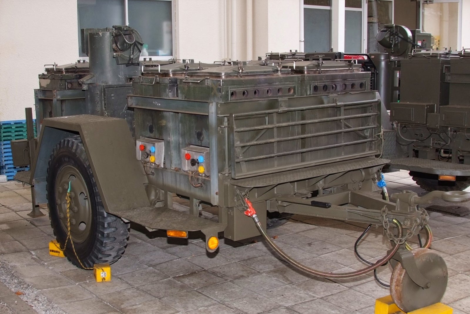 初代の野外炊具1号の外観写真