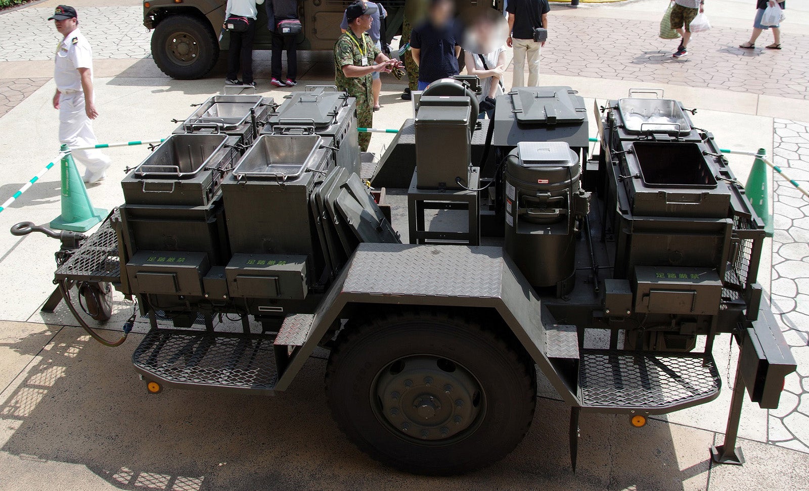 野外炊具1号に装備されている調理器具類の写真