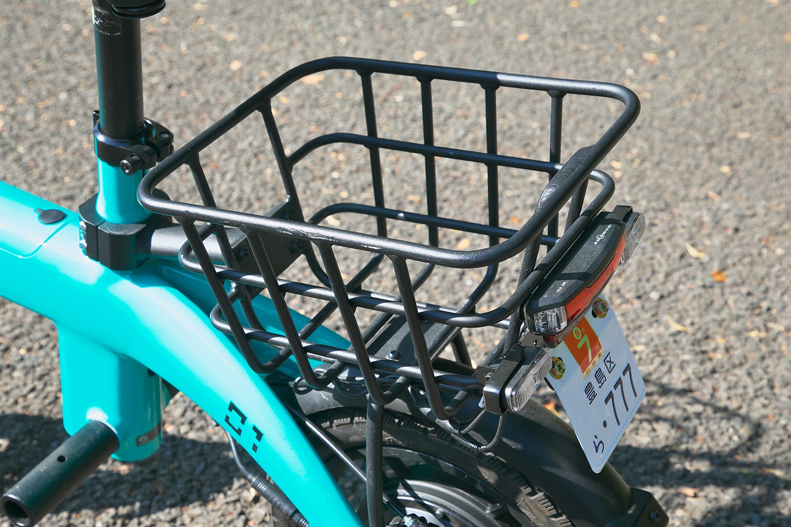 リアに装備されたバゲッジバスケットリアの写真