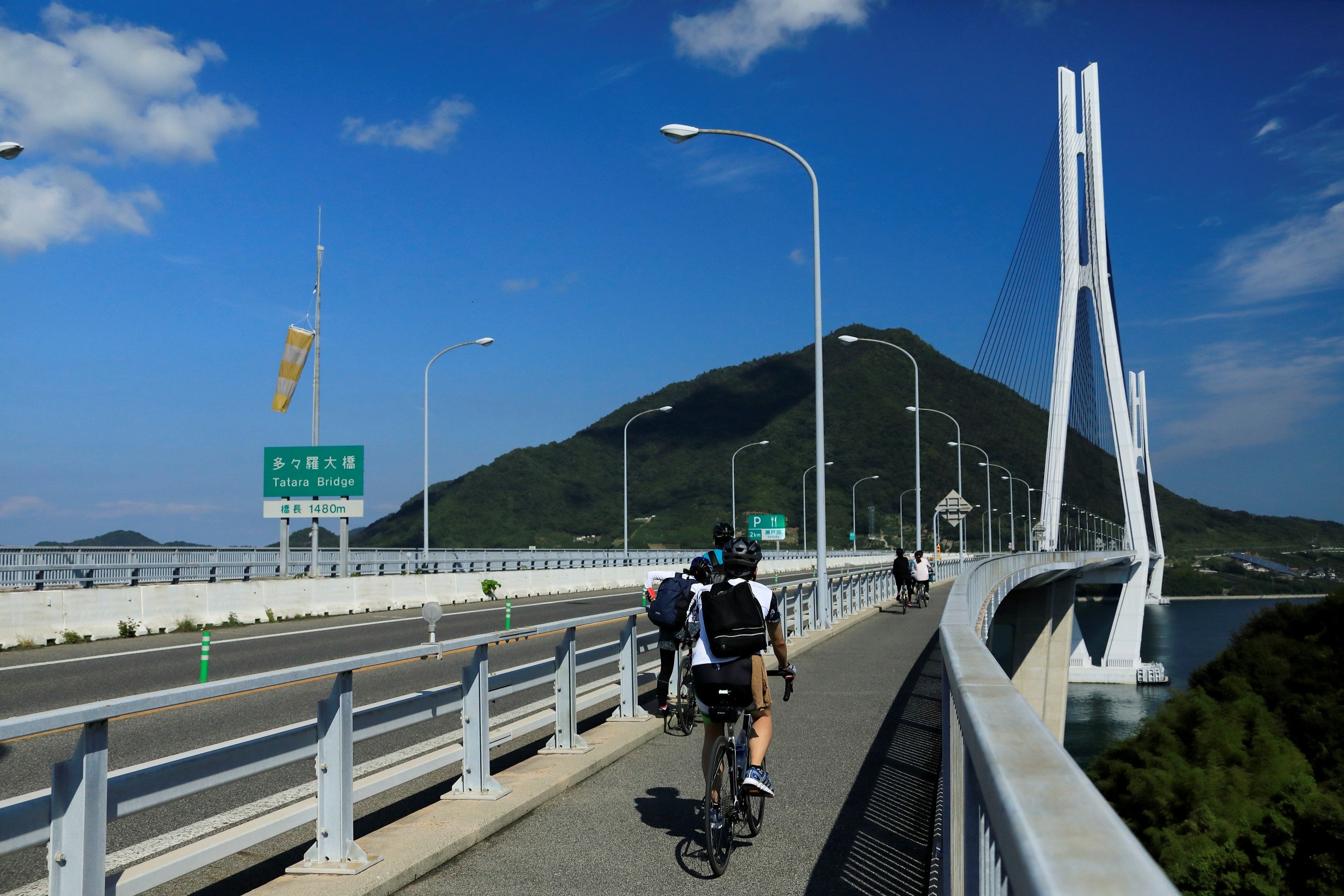 多々羅大橋でのサイクリング風景